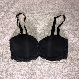 Victoria’s Secret black lace bra